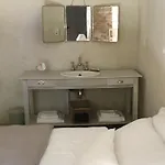 Uzes, Loft Dans Moulin Independant 18e Siecle En Bord De Riviere Piscine Privee 15x3 *
