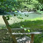 Nyaraló Uzes, Loft Dans Moulin Independant 18e Siecle En Bord De Riviere Piscine Privee 15x3