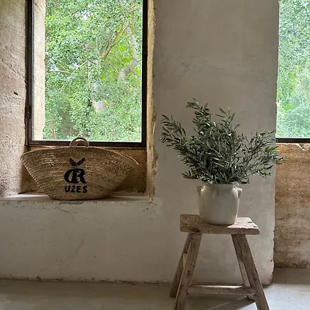 Hébergement de vacances Uzes, Loft Dans Moulin Independant 18e Siecle En Bord De Riviere Piscine Privee 15x3